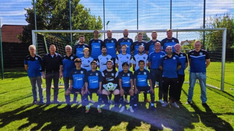 Gruppenfoto Fußball Herren inkl. Sponsor